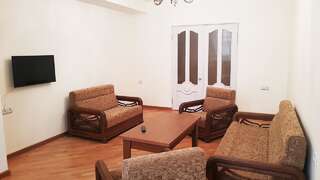 Хостелы F & F Hostel Ереван Улучшенный четырехместный номер-3