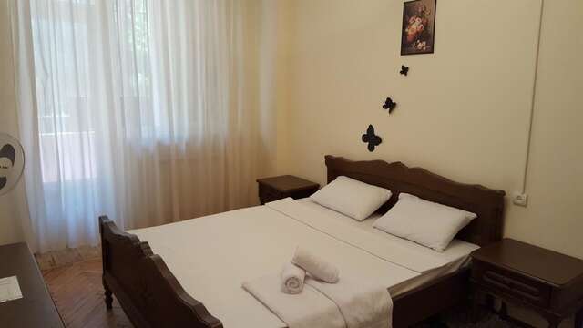 Хостелы F & F Hostel Ереван-11